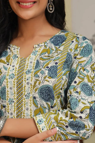 Women Blue and Green Floral Printed Kurta