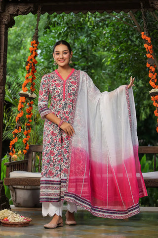 Women Pink Floral Printed Scallopet Anarkali Kurta Set