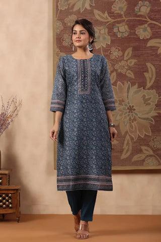 Women Blue Ethnic Motifs Thread Work Kurta Set