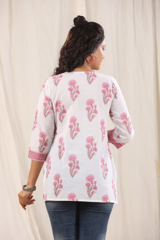 Women Fuchsia & White Floral Printed Pure Cotton Kurti