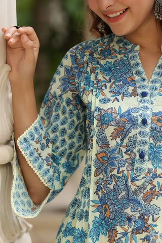 Women Blue Floral Printed Pintucks Kurta