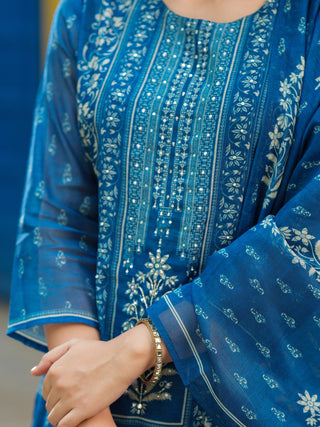 three piece kurta trousers dupatta set