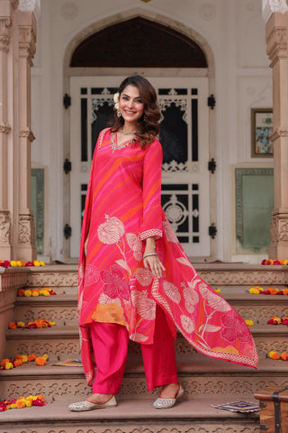 women festive pink kurta set